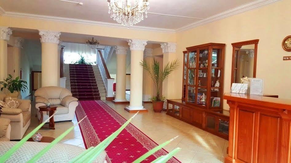 Grand Kavkaz Hotel Nalchik Esterno foto